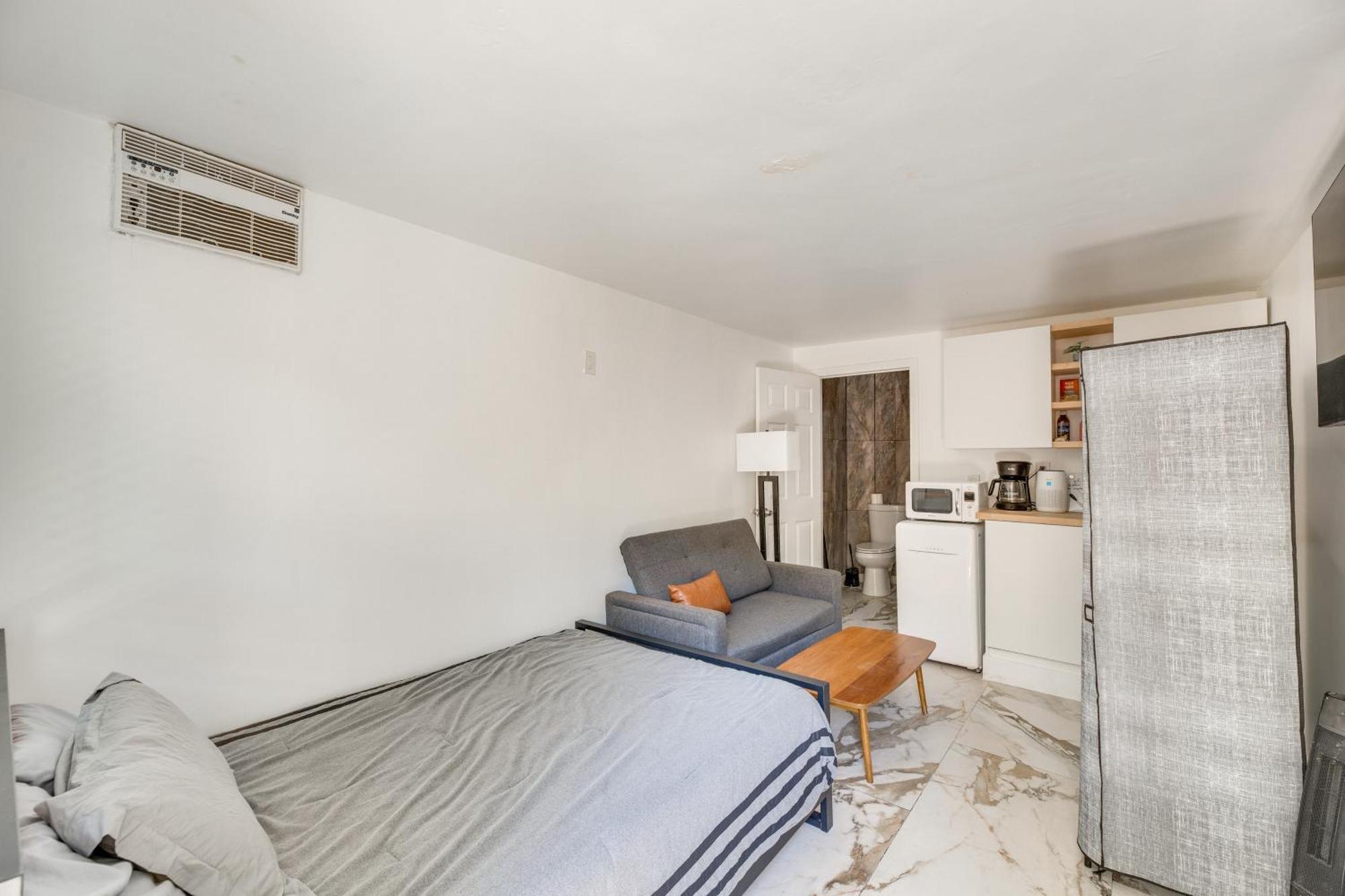 Sherman Oaks Hideaway Lush Grounds, Shared Pool! Appartamento Los Angeles