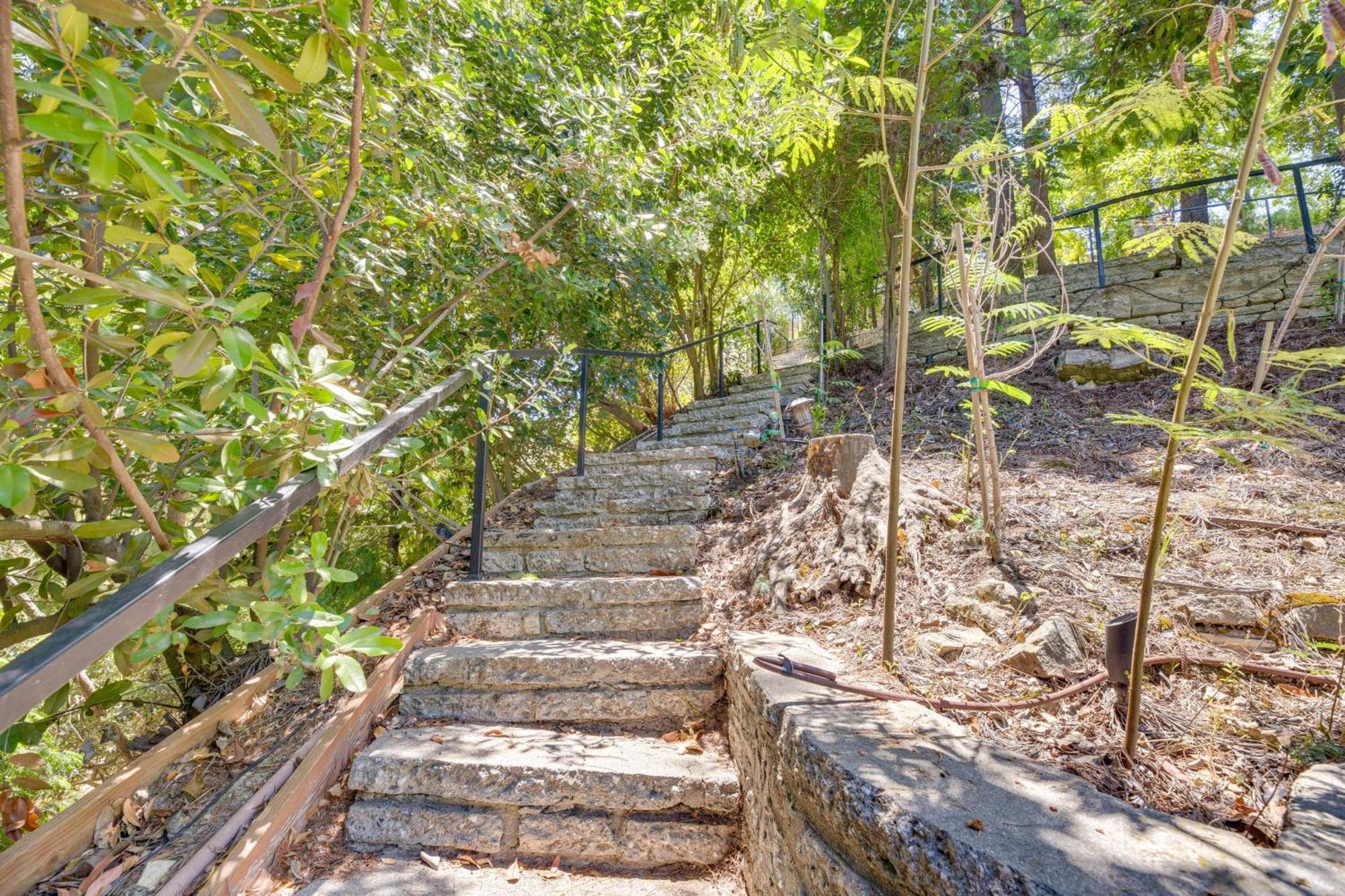 Sherman Oaks Hideaway Lush Grounds, Shared Pool! Appartamento Los Angeles
